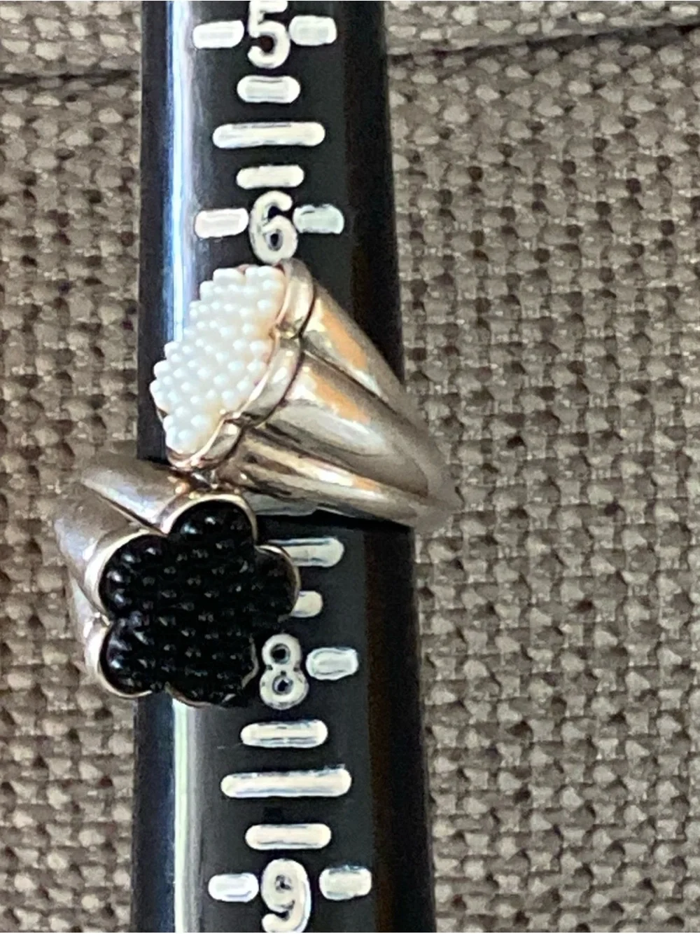 Lagos Caviar Silver, White & Black Ceramic Bead Ring Size 7